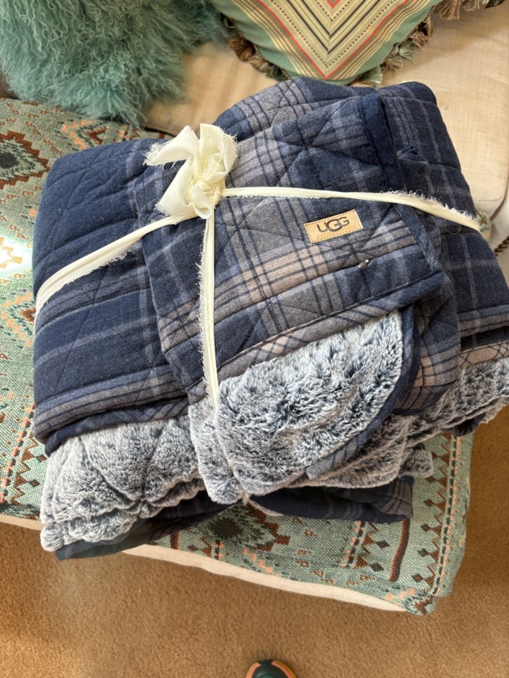 UGG Queen Reversible Plaid Quilt Blanket w/ 1 Sham Blue Gray Faux Fur Cozy Set Q